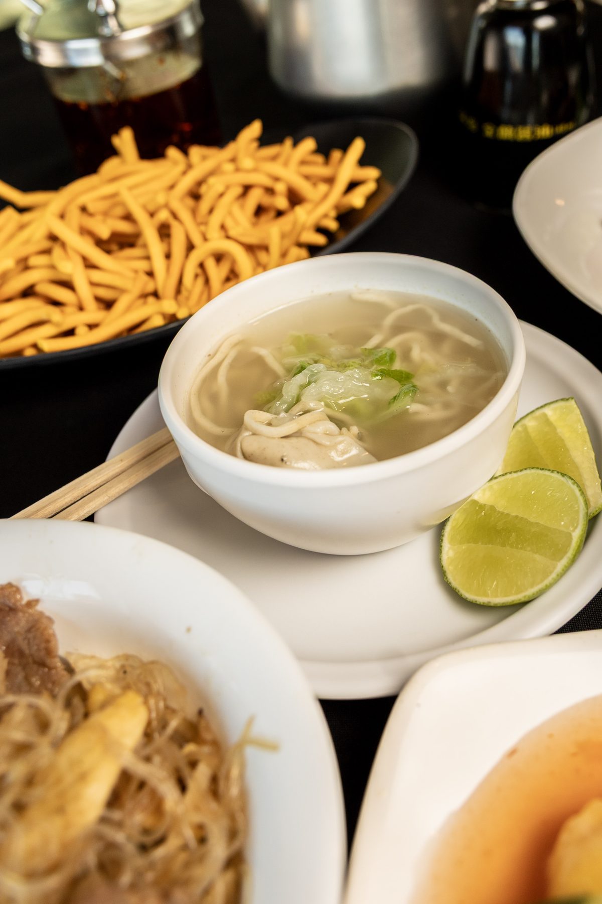 Sopa Wan Ton con tallarín